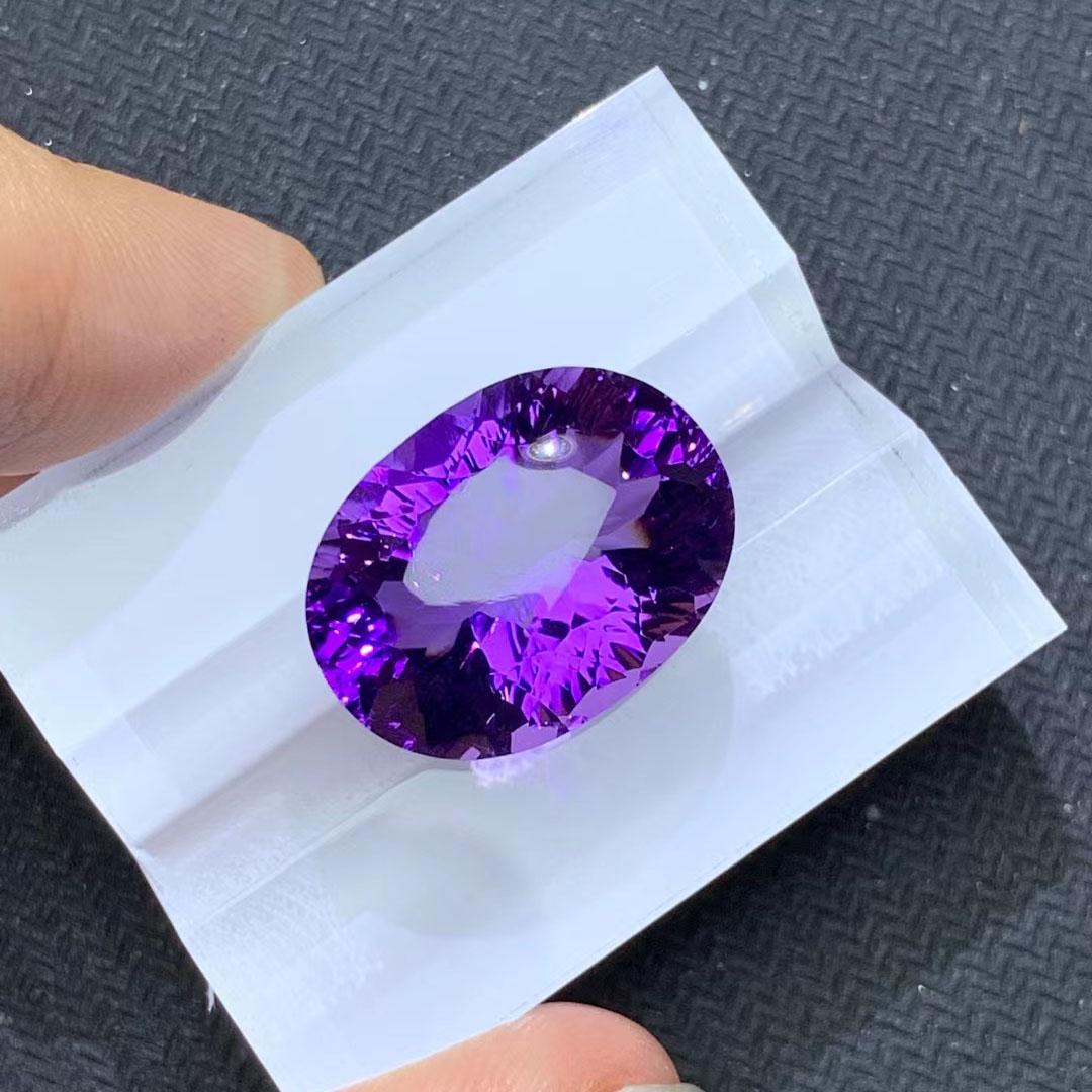 Natural Oval Cut 19.12 Carats Amethyst Loose Gemstone (1 of 5)