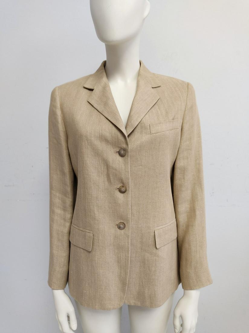 Weekend Max Mara Jacket in pure linen: Title: Weekend Max Mara Jacket in pure linen Materials: LINEN Size: MISURE: Spalla 40 cm, petto 48 cm, lunghezza cm 69, manica 57 cm Description: (1797/D) “Weekend Max Mara” pure linen jacket. Sho