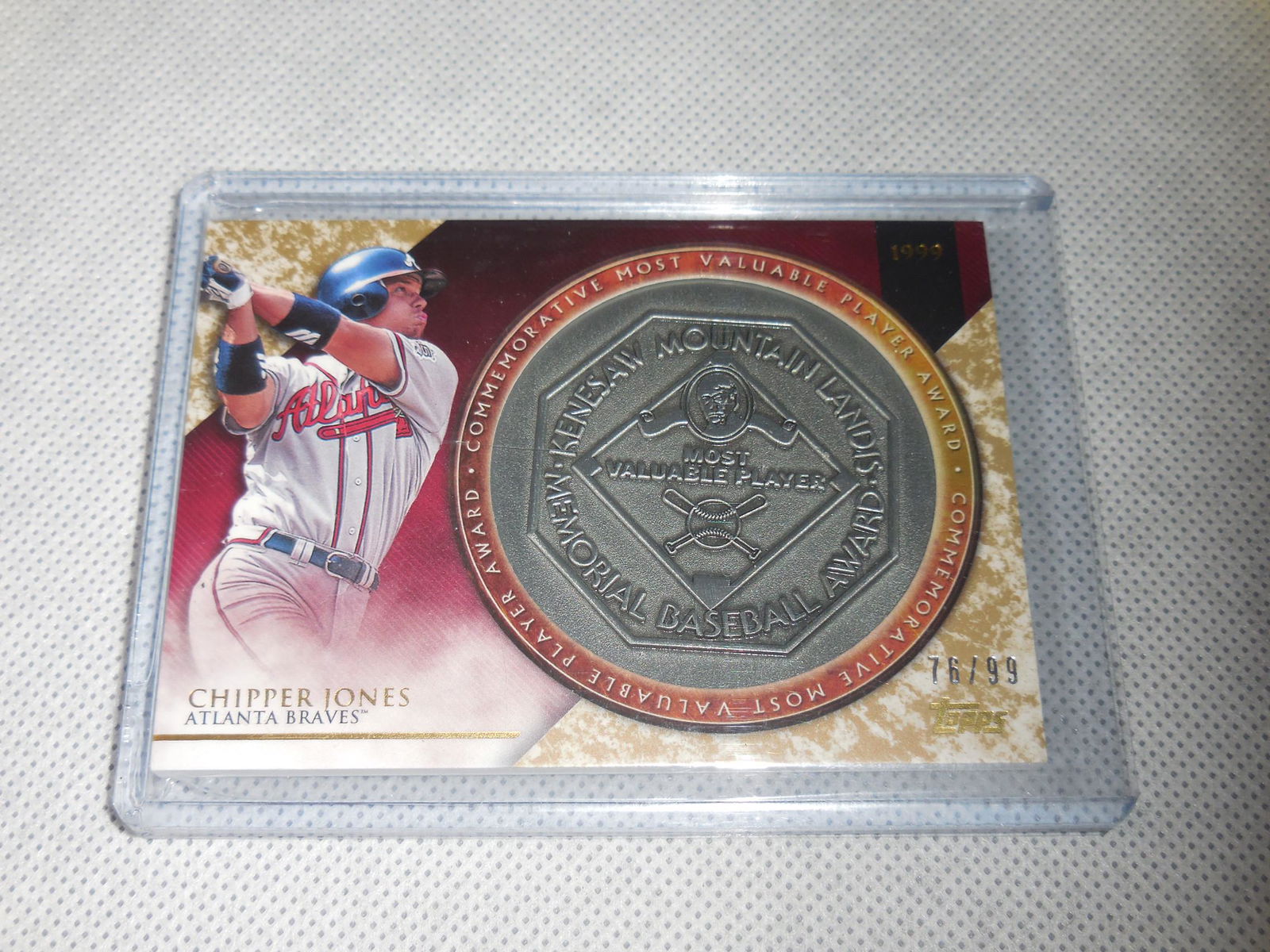 2017 TOPPS UPDATE CHIPPER JONES NL MVP AWARD MEDALLION (1 of 2)