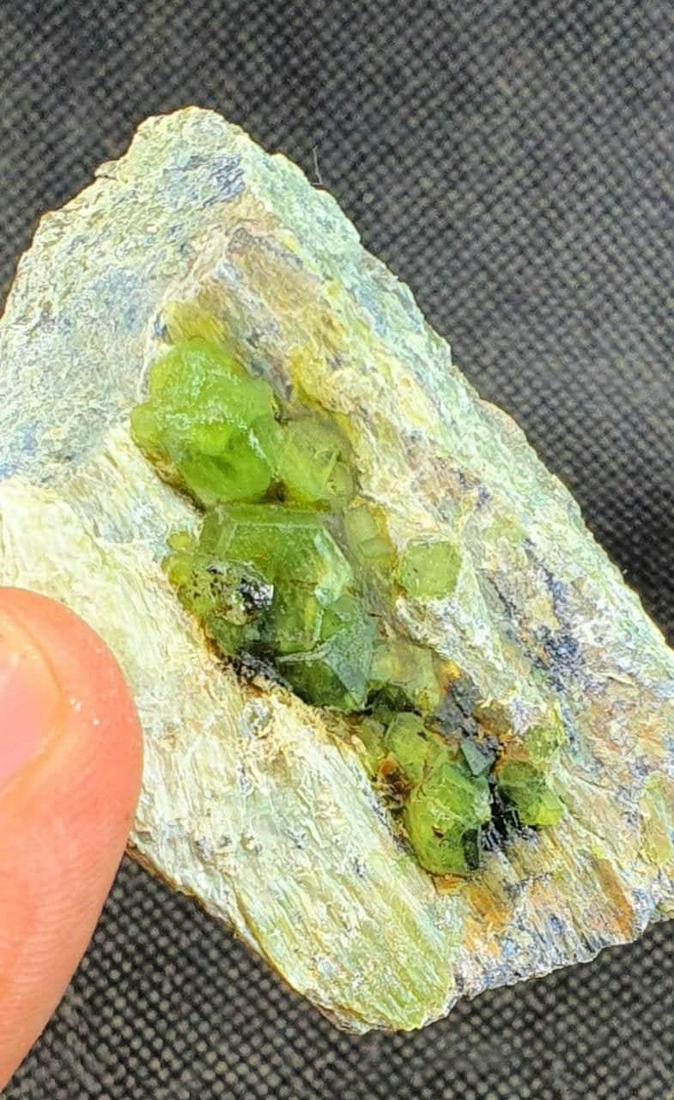 Garnet Crystal , Terminated And Undamaged Green Color (1 of 4)