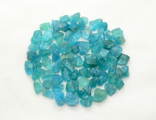 200 Cts Beautiful Natural Apatite Crystal (1 of 3)