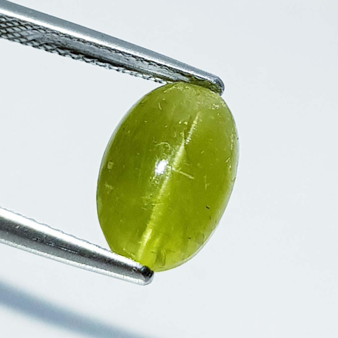 6.93 ct Natural Apatite cat's Eye: No Reserve! Title: 6.93 ct Natural Apatite cat's Eye Color/Clarity: Opaque Carat Weight: 6.93 Size/Dimensions: 12.40 x 8.20 x 7.50 Additional Information: Oval - Jharkhand Shipping: Domestic: Flat-r