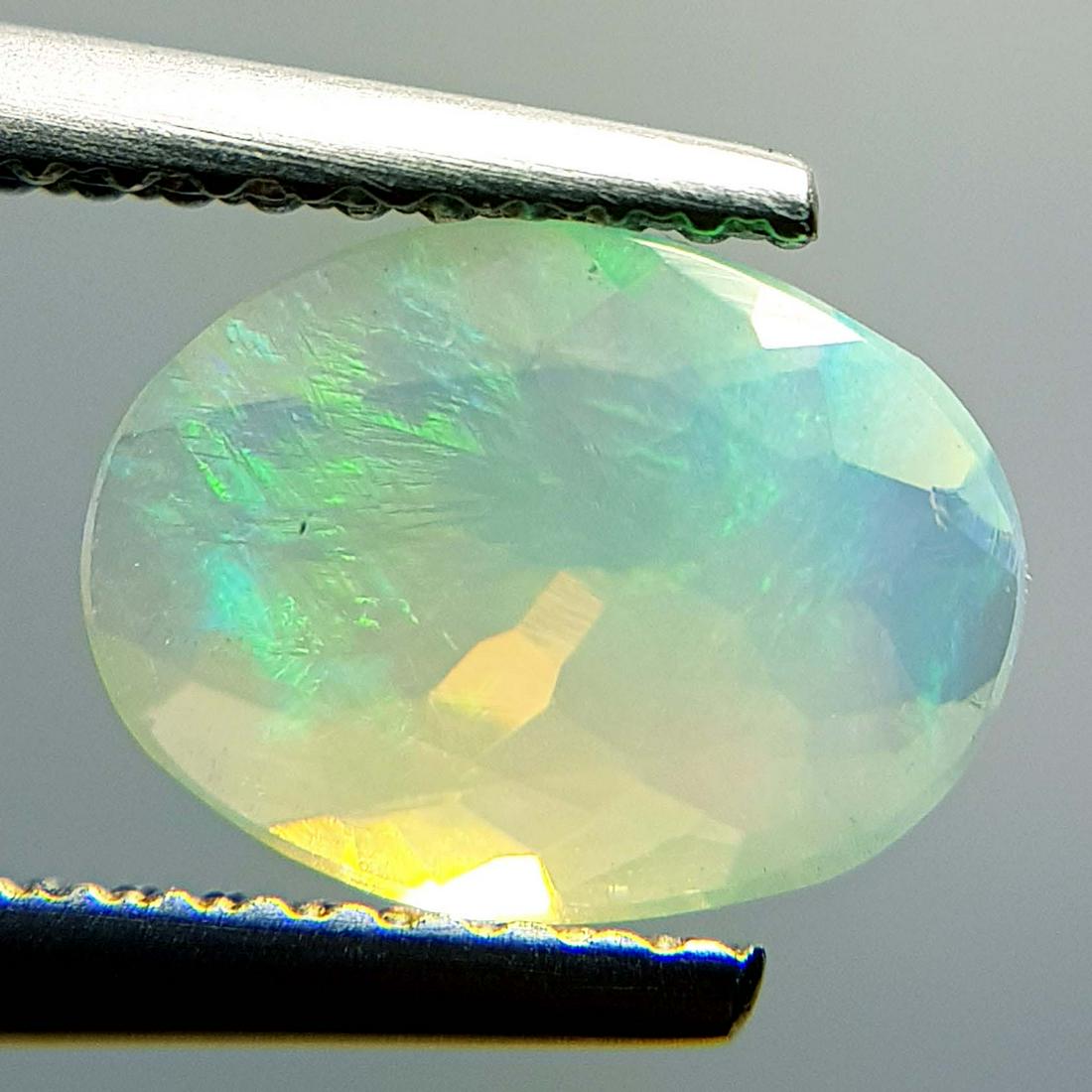 Natural Fire Opal Oval Cut 0.88 ct (1 of 5)