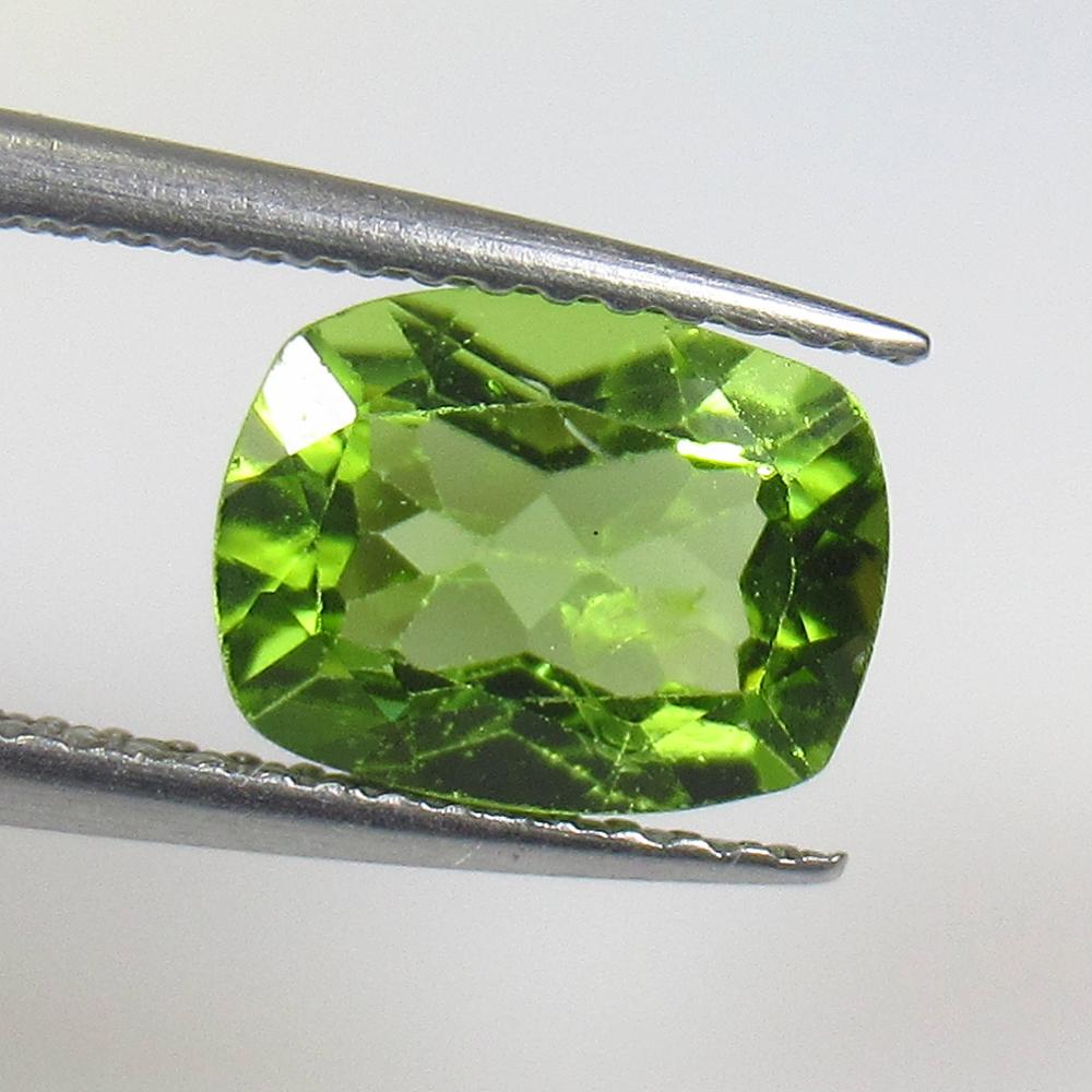 2.15 Ct Natural Pakistan Peridot Cushion Cut: No Reserve! Title: 2.15 Ct Natural Pakistan Peridot Cushion Cut Stone Clarity: VVS Gemstone: Natural Peridot Carat Weight: 2.15 Size/Dimensions: 8.80 x 6.80 x 4.50 mm Additional Information: Top Class