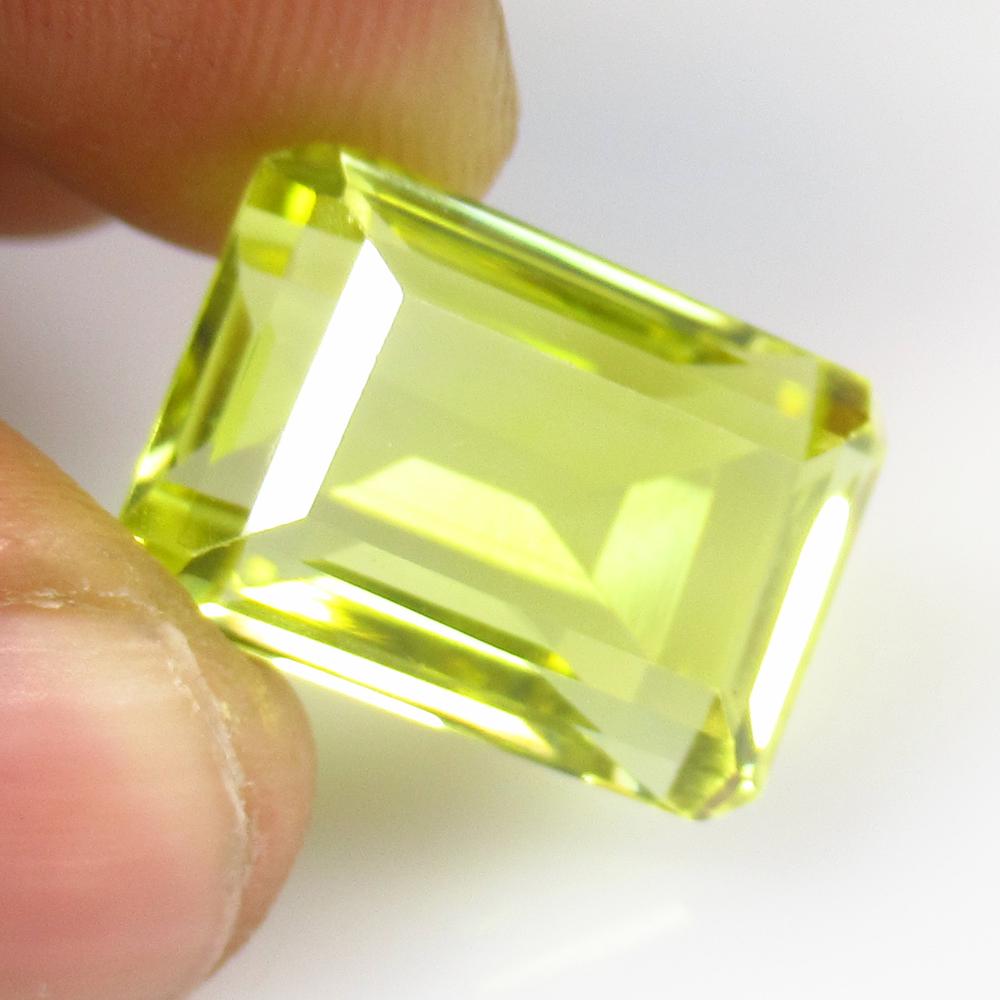 15.20 Ct Natural Lemon Quartz Octagon Cut: No Reserve! Title: 15.20 Ct Natural Lemon Quartz Octagon Cut Stone Clarity: VVS Gemstone: Natural Lemon Quartz Carat Weight: 15.20 Size/Dimensions: 17.00 x 11.80 x 9.20 mm Additional Information: Good