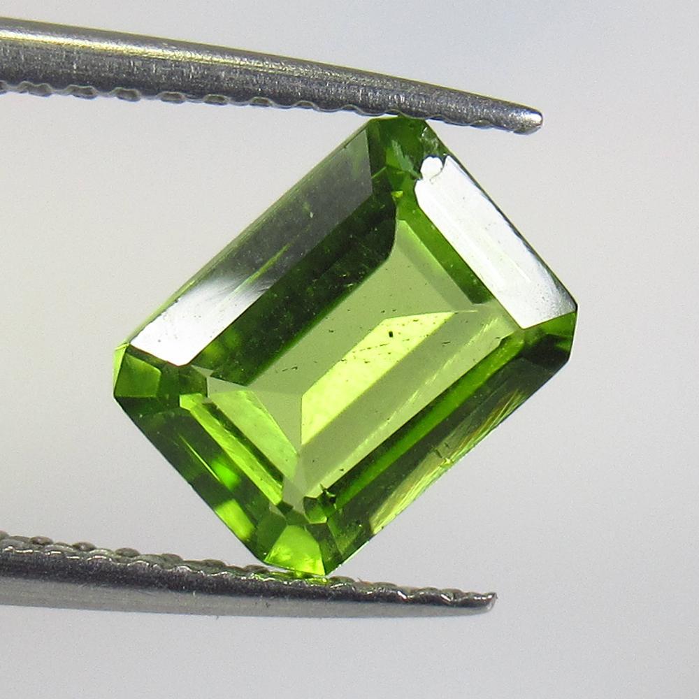 1.80 Ctw Natural Pakistan Peridot Octagon Cut: No Reserve! Title: 1.80 Ctw Natural Pakistan Peridot Octagon Cut Stone Clarity: VVS Gemstone: Peridot Carat Weight: 1.80 Size/Dimensions: 8.10 x 6.10 x 3.80 mm Additional Information: Top Class Luster