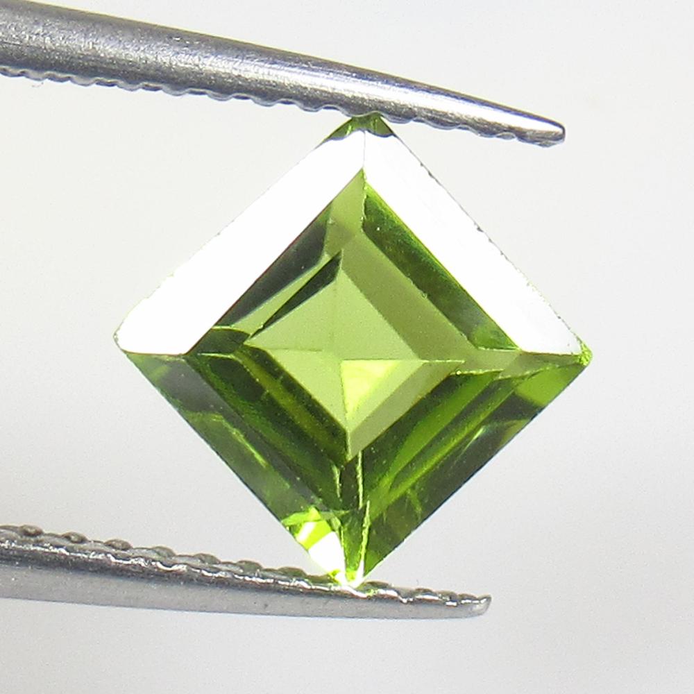 1.65 Ctw Natural Pakistan Peridot Square Cut: No Reserve! Title: 1.65 Ctw Natural Pakistan Peridot Square Cut Stone Clarity: VVS Gemstone: Peridot Carat Weight: 1.65 Size/Dimensions: 6.80 x 6.60 x 4.00 mm Additional Information: Top Class Full Lu