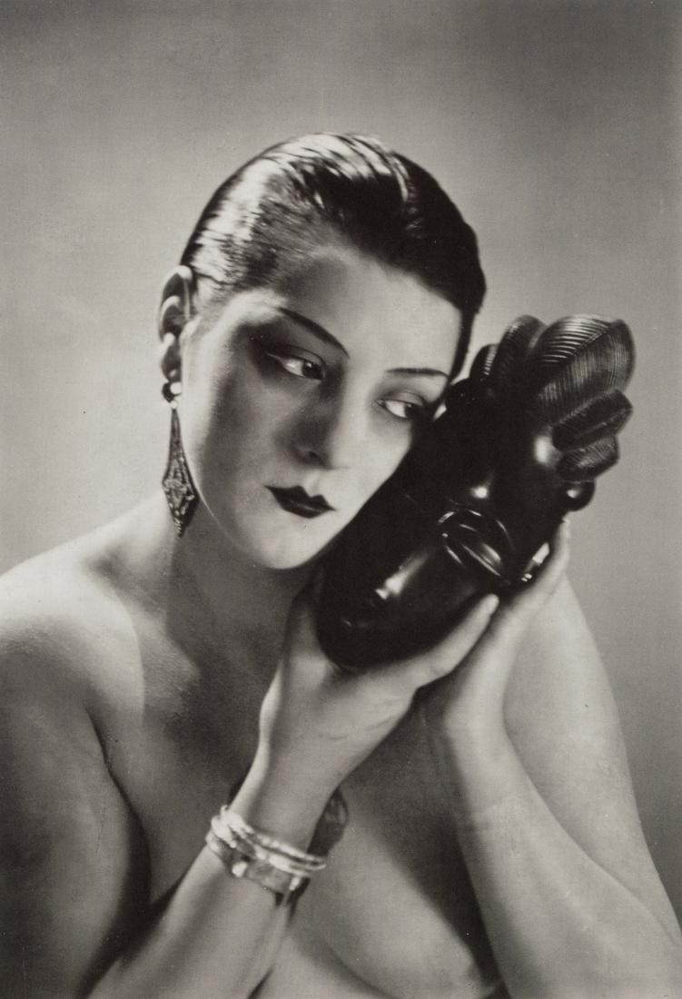 MAN RAY - Noire et Blanche, 1926 (1 of 1)