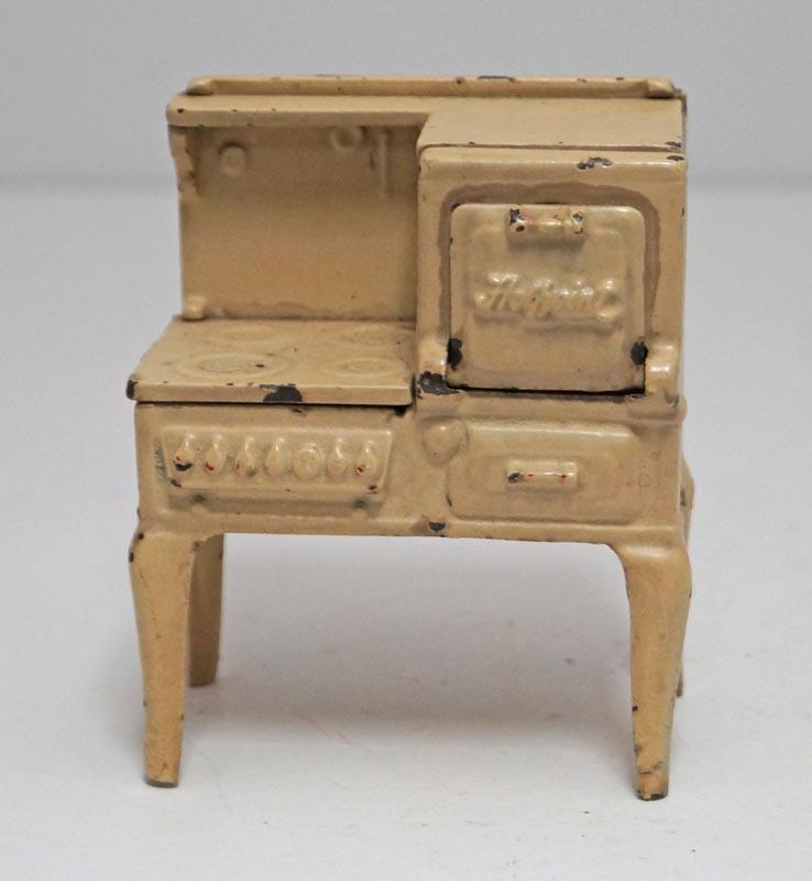 Hotpoint Electric Stove Cast Iron Dollhouse Toy (1 of 5)