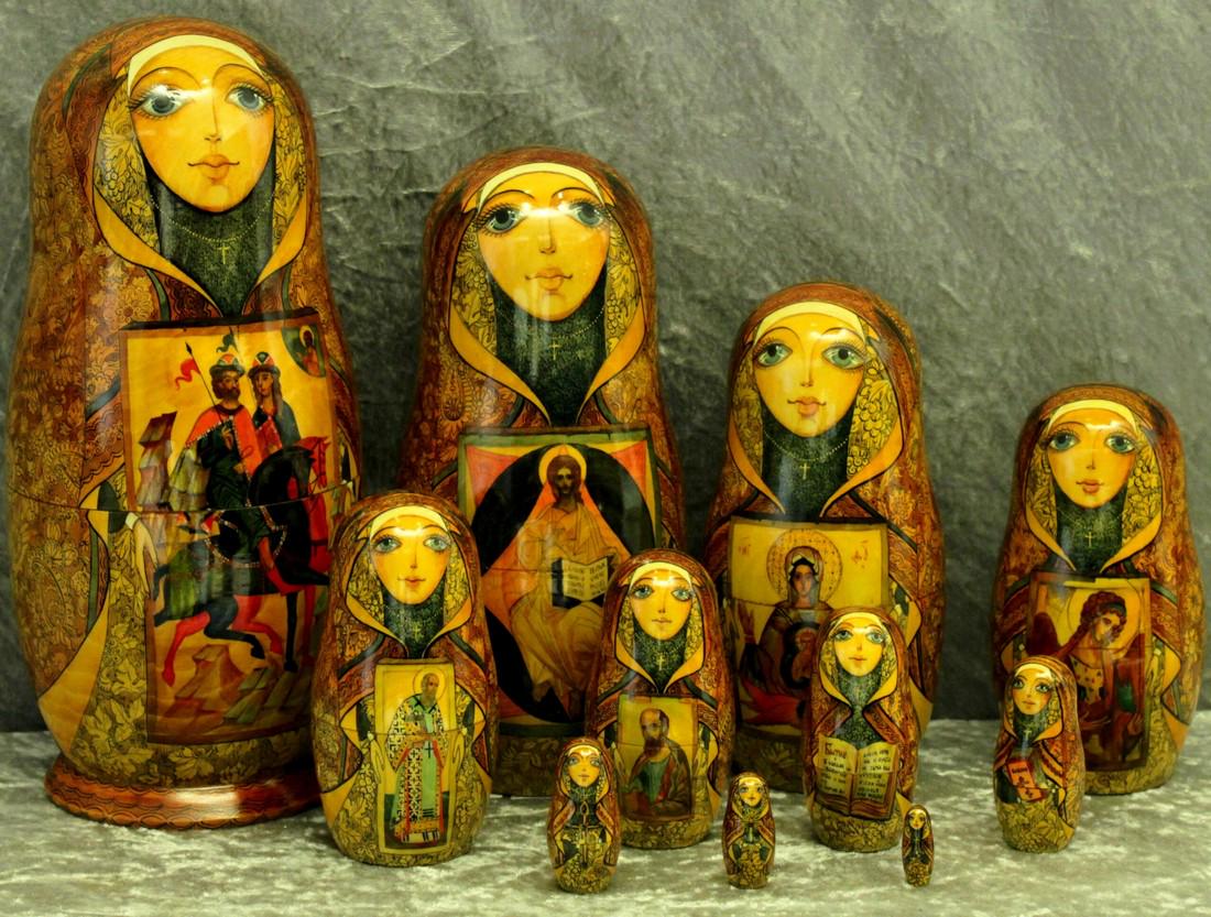 Matreshka: Dimensions: 0.0 × 12.0 × 27.0 cm Matreshka. Traditional russian wooden nesting doll. Handmade, handpainted , 11St., 1994, Author A. Kochetkova Reserve: $500.00 Shipping: Domestic: Flat-rate of $50.0