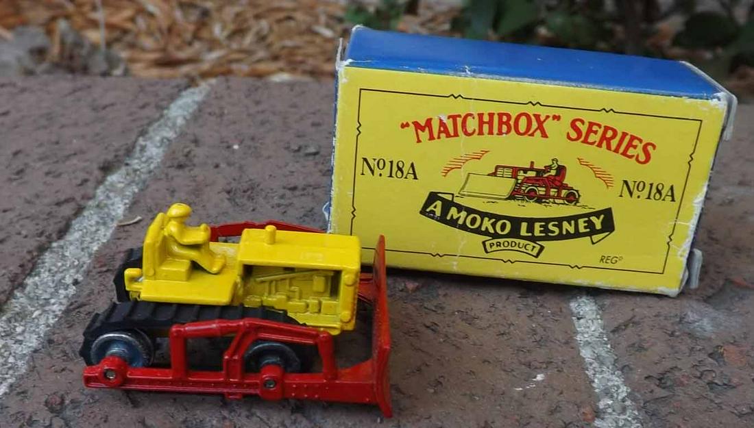 Lesney caterpillar, Made in UK 1960, c10,boxed,.: Lesney caterpillar, Made in UK 1960, c10,boxed,. Reserve: $79.00 Shipping: Domestic: Flat-rate of $15.00to anywhere within the contiguous U.S. International: Flat-rate of $31.00 to anywhere in the wor