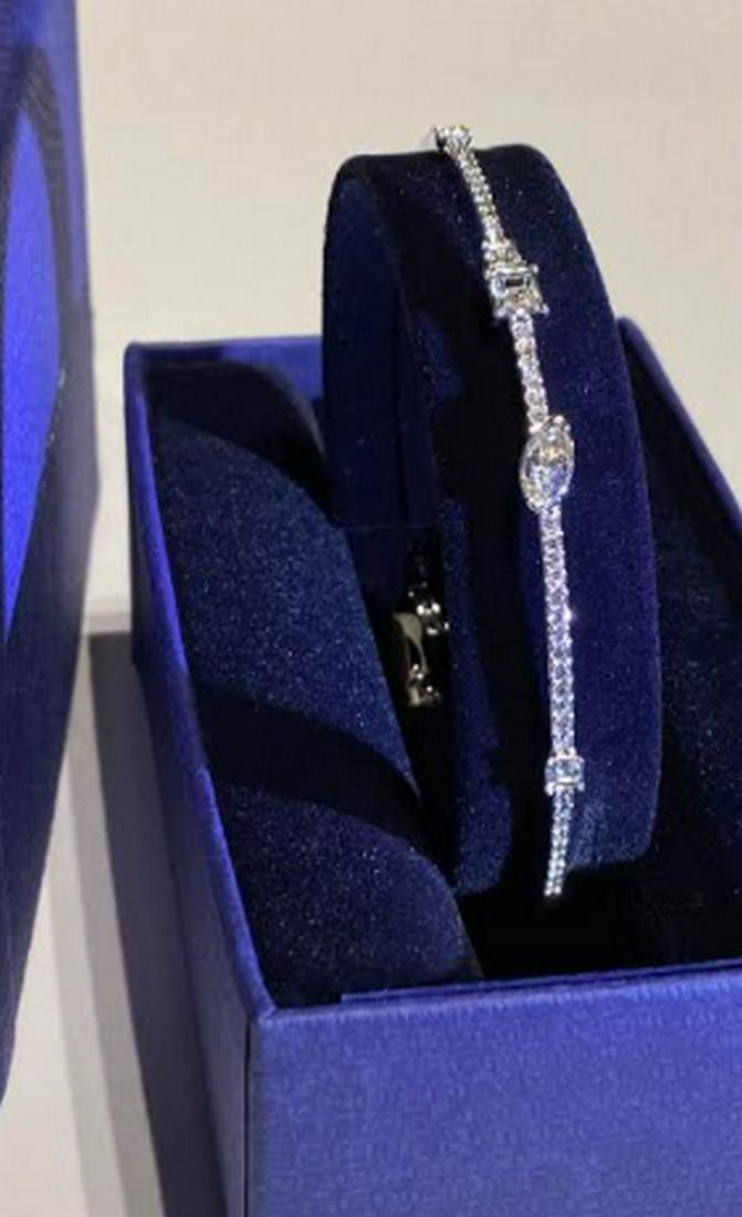 New Swarovski Crystal Bracelet (1 of 1)