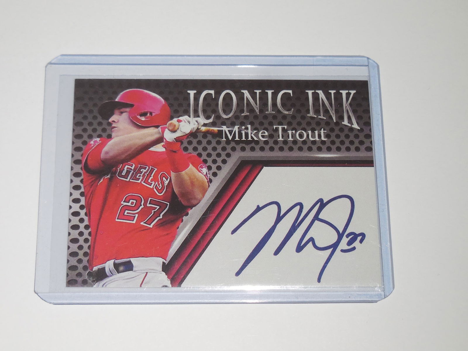 ACEO ICONIC INK MIKE TROUT FACSMILE AUTOGRAPH CARD (1 of 2)