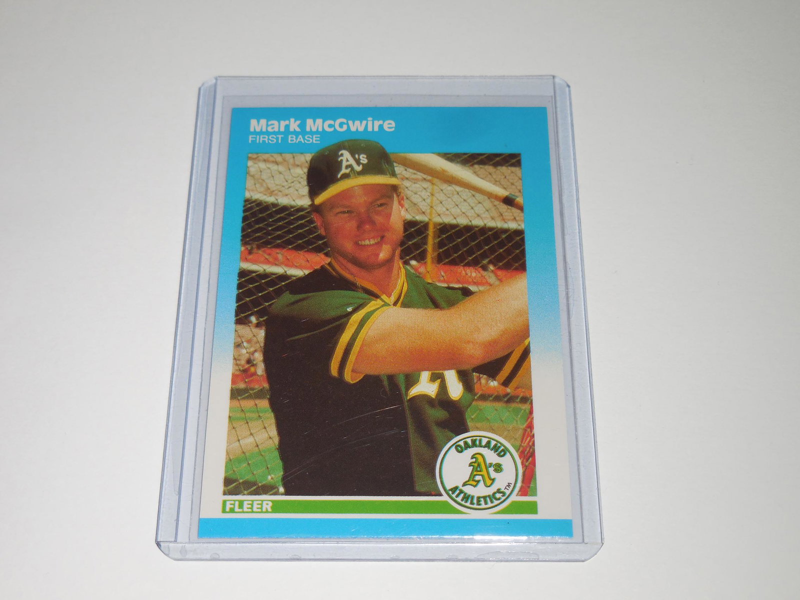 1987 FLEER UPDATE MARK MCGWIRE ROOKIE CARD OAKLAND A'S (1 of 2)
