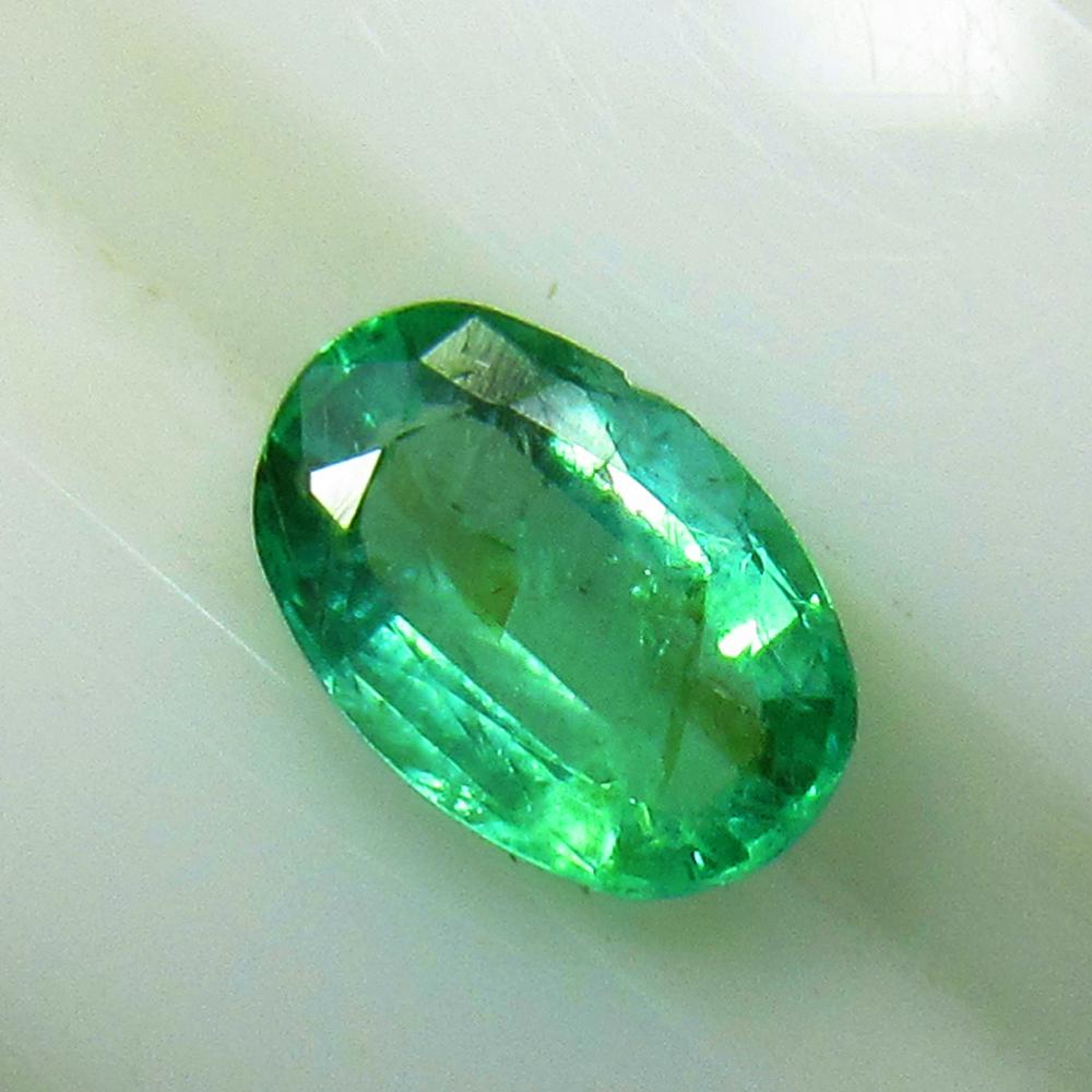 0.72 Ct Natural Zambian Emerald Oval Cut (1 of 3)