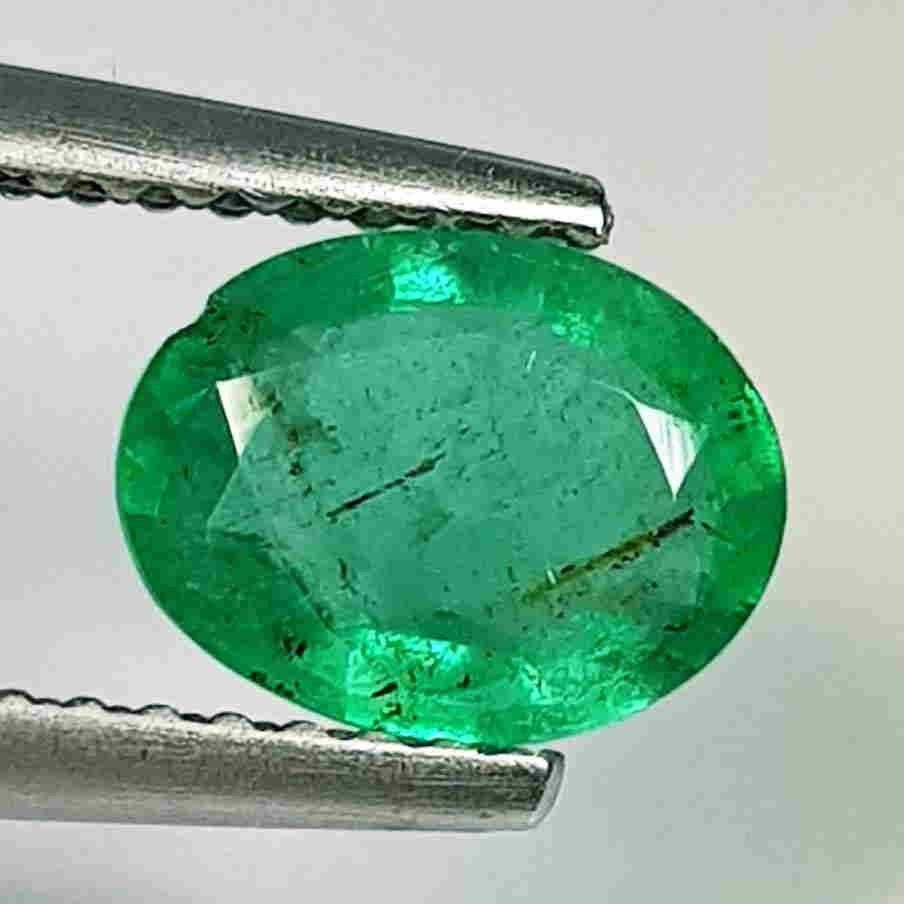 Natural Emerald Oval Cut 1.05 ct (1 of 5)