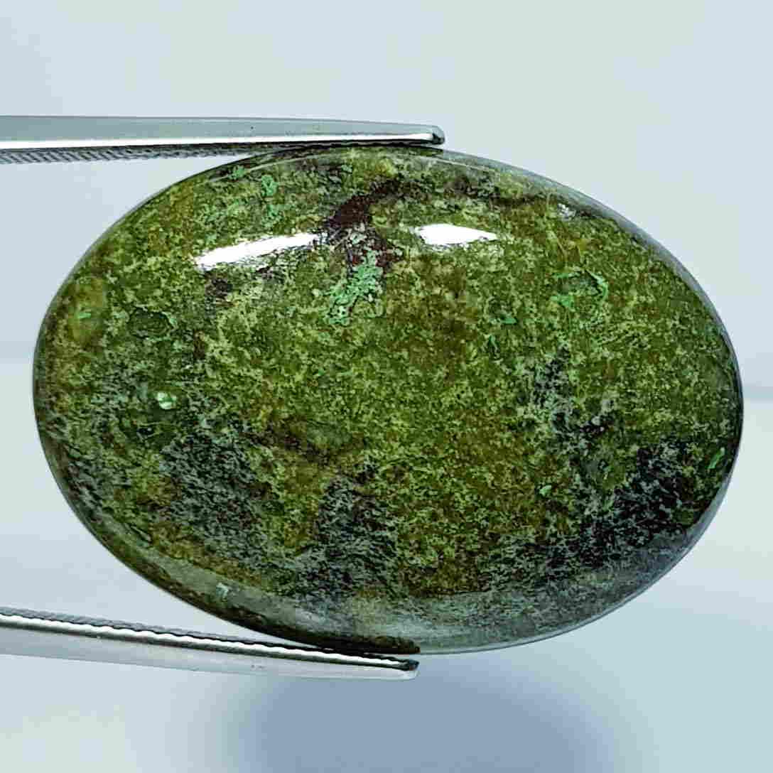 32.06 Ct Natural Dragon Jasper: No Reserve! Title: 32.06 Ct Natural Dragon Jasper Color/Clarity: Opaque Gemstones: LooseGemstone Carat Weights: 32.06 Size/Dimensions: 30.90 x 22.30 x 5.10 Additional Information: Oval - Africa Shippi