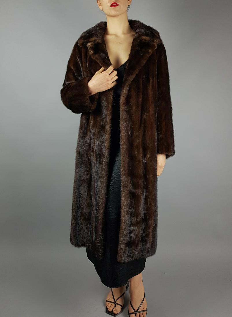 BROWN MINK FUR COAT: Title: BROWN MINK FUR COAT Dimensions: Size L: Length: 110cm/43.31in -Shoulders width:44cm/17.32in -Sleeve Length:58cm/22.83in -Chest size ( pit to pit x2 ):110cm/43.31in - Closed Hem:70cm/27.56in. De
