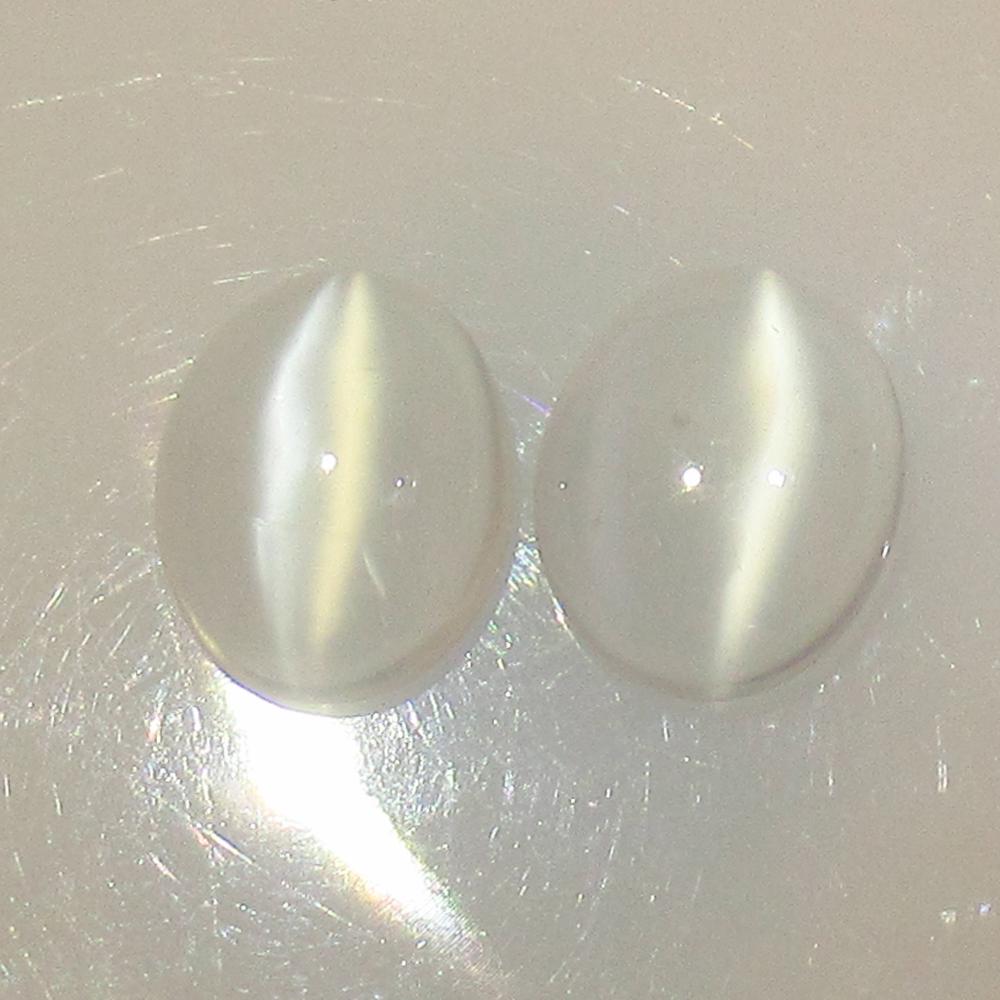 4.43 Ctw Natural Moonstone Oval Pair: No Reserve! Title: 4.43 Ctw Natural Moonstone Oval Pair Stone Clarity: Transparent Gemstones: Moonstone Carat Weights: 4.43 Size/Dimensions: 10.10 x 8.20 x 3.90 mm / 2 Pc's Additional Information: Nic