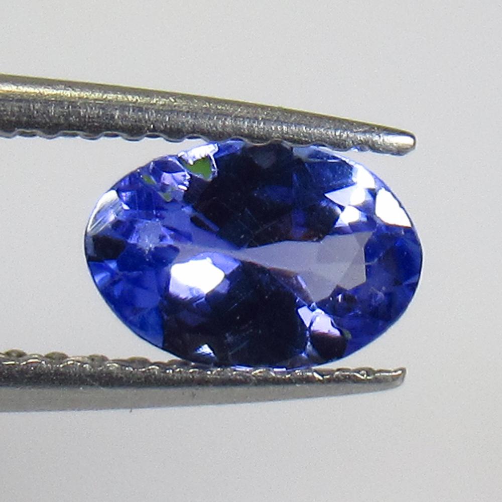 0.63 Ctw Natural Tanzanite 7x5 mm Oval Cut: No Reserve! Title: 0.63 Ctw Natural Tanzanite 7x5 mm Oval Cut Stone Clarity: VVS Gemstones: Tanzanite Carat Weights: 0.63 Size/Dimensions: 7.00 x 4.80 x 2.80 mm Additional Information: Top Quality Lus