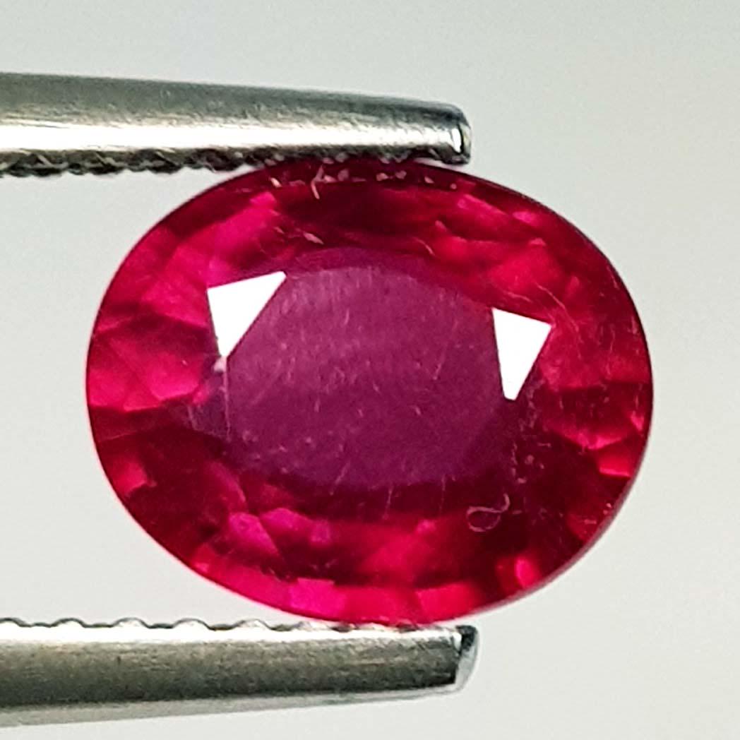 1.93 Ct  Natural Ruby Oval Cut (1 of 5)