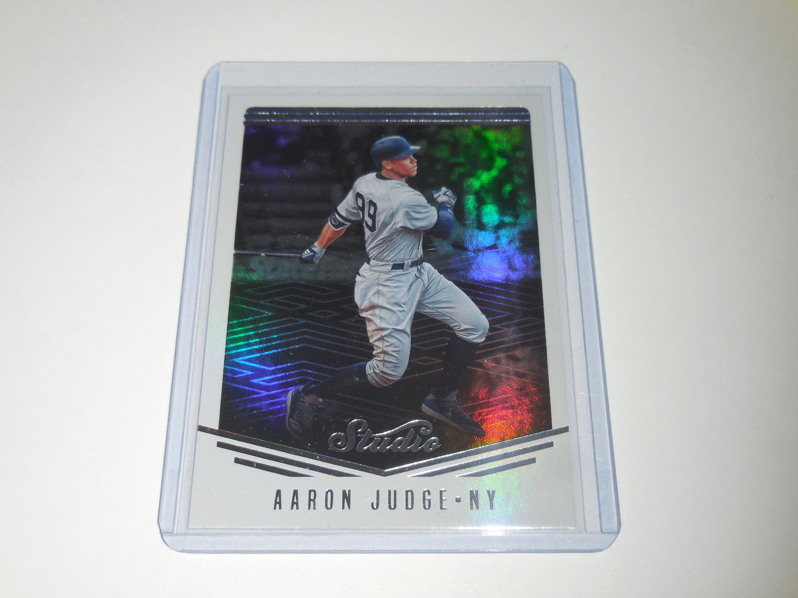 2018 PANINI STUDIO AARON JUDGE HOLO YANKEES: No Reserve! Title: 2018 PANINI STUDIO AARON JUDGE HOLO YANKEES Date/Period: MODERN Additional Information: VERY NICE LOOKING CARD! THIS CARD IS APPROXIMATELY NEAR MINT CONDITION OR BETTER. THE ACTUAL 