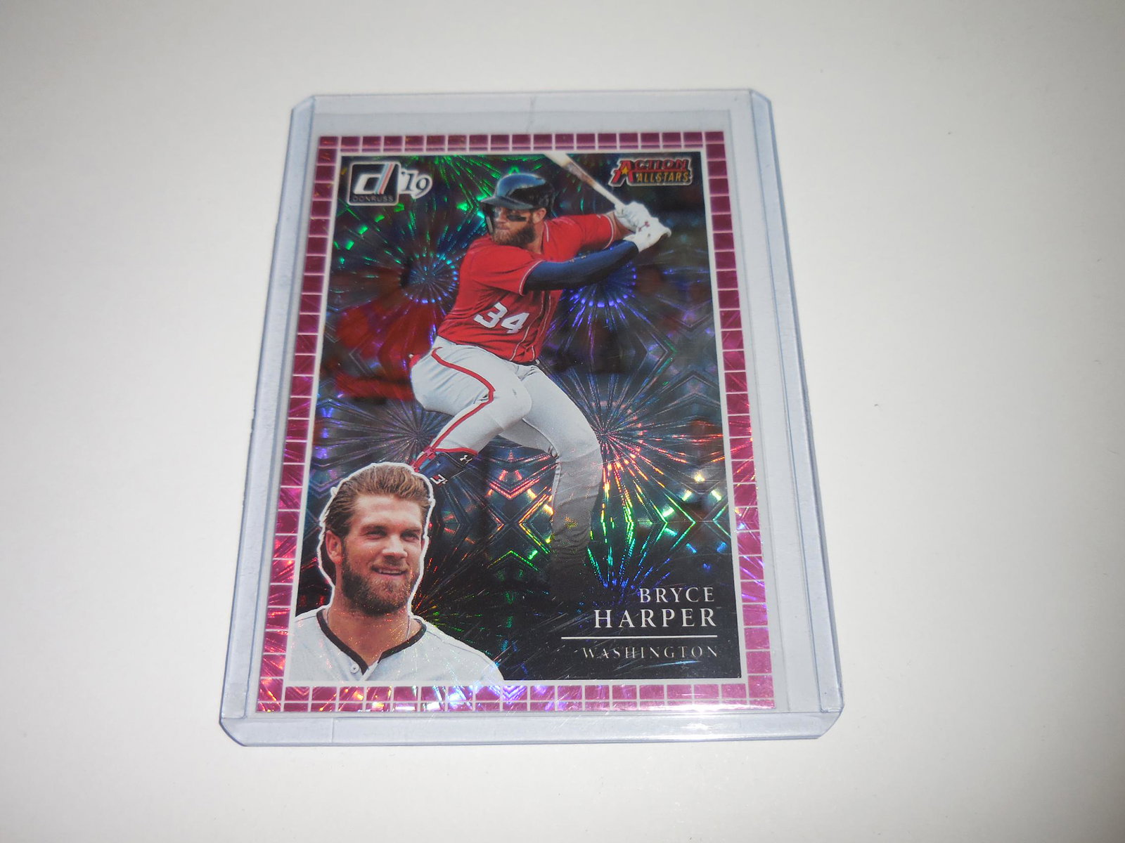 2019 DONRUSS BRYCE HARPER ACTION ALL STARS PINK HOLO: No Reserve! Title: 2019 DONRUSS BRYCE HARPER ACTION ALL STARS PINK HOLO NATIONALS Date/Period: MODERN Additional Information: VERY NICE LOOKING CARD! THIS CARD IS APPROXIMATELY NEAR MINT CONDITION OR 