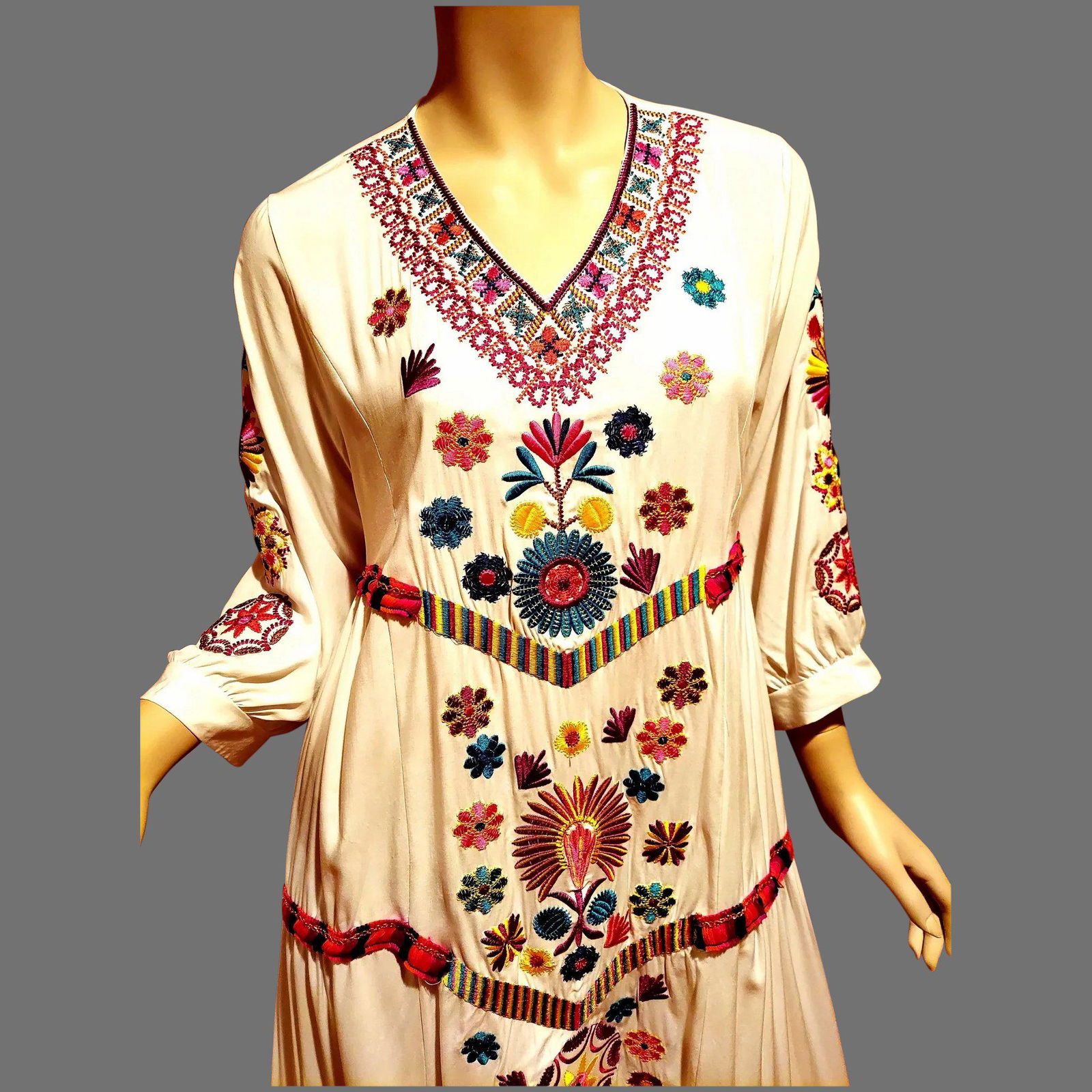 Vtg Embroidered French Country Kimono dress (1 of 5)