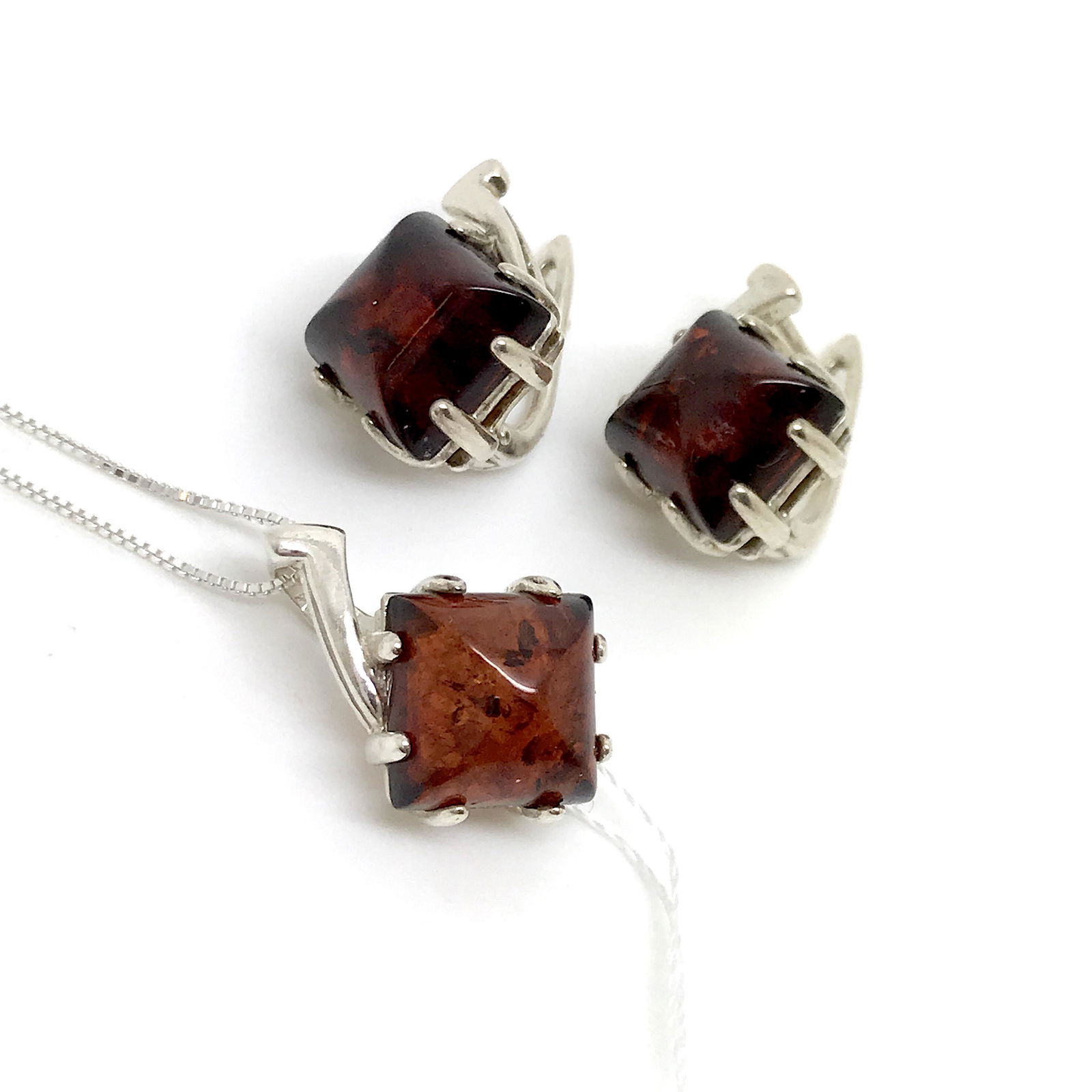 Unique and Fascinating Amber Earrings and Necklace set (1 of 6)