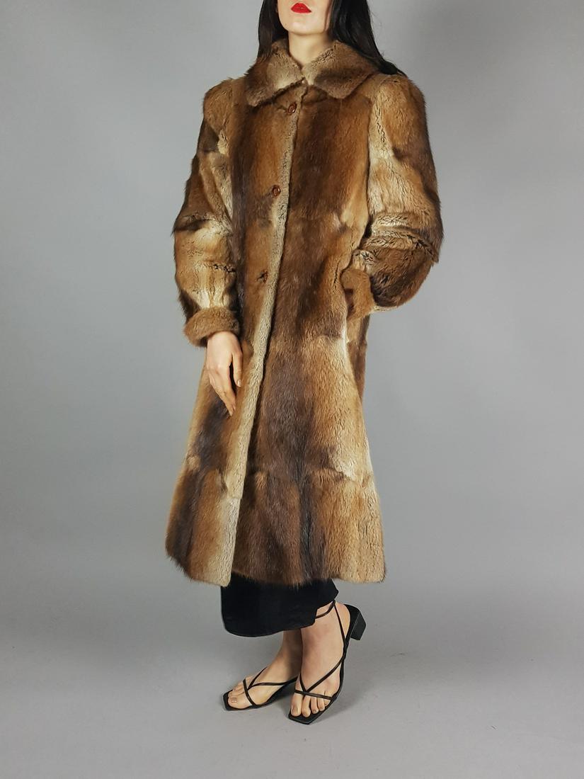 BROWN BISAM FUR COAT (1 of 8)