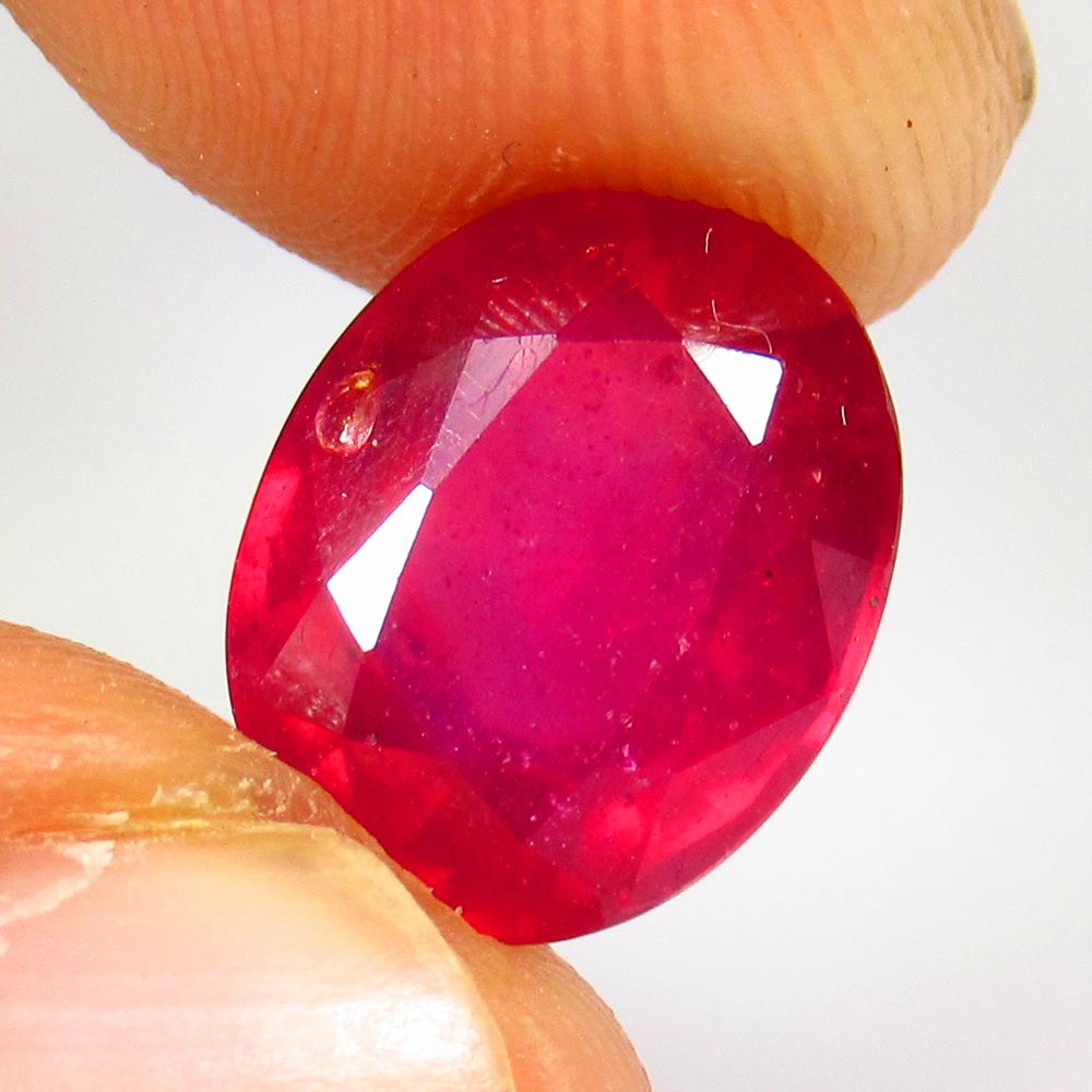 5.95 Ct Natural Mozambique Red Ruby Oval Cut (1 of 3)