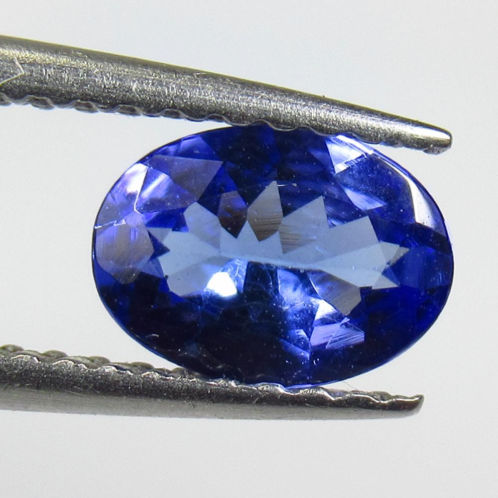 0.65 Ct Natural Tanzanite Oval Cut: No Reserve! Title: 0.65 Ct Natural Tanzanite Oval Cut Stone Clarity: VVS Gemstone: Natural Tanzanite Carat Weight: 0.65 Dimensions: 7.20 x 5.20 x 3.10 mm Additional Information: Top Quality Luster / E
