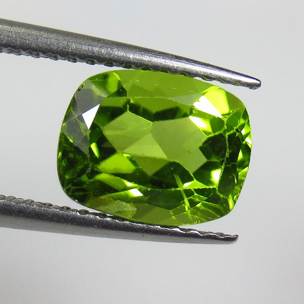2.86 Ct Natural Pakistan Peridot Cushion Cut: No Reserve! Title: 2.86 Ct Natural Pakistan Peridot Cushion Cut Stone Clarity: VVS Gemstone: Natural Peridot Carat Weight: 2.86 Dimensions: 9.00 x 7.00 x 5.40 mm Additional Information: Top Class Lust