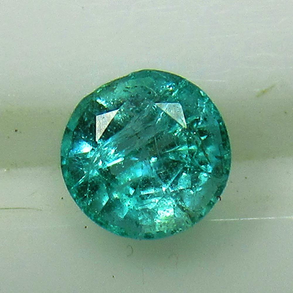 0.50 Ct Natural Zambian Emerald Round Cut (1 of 4)