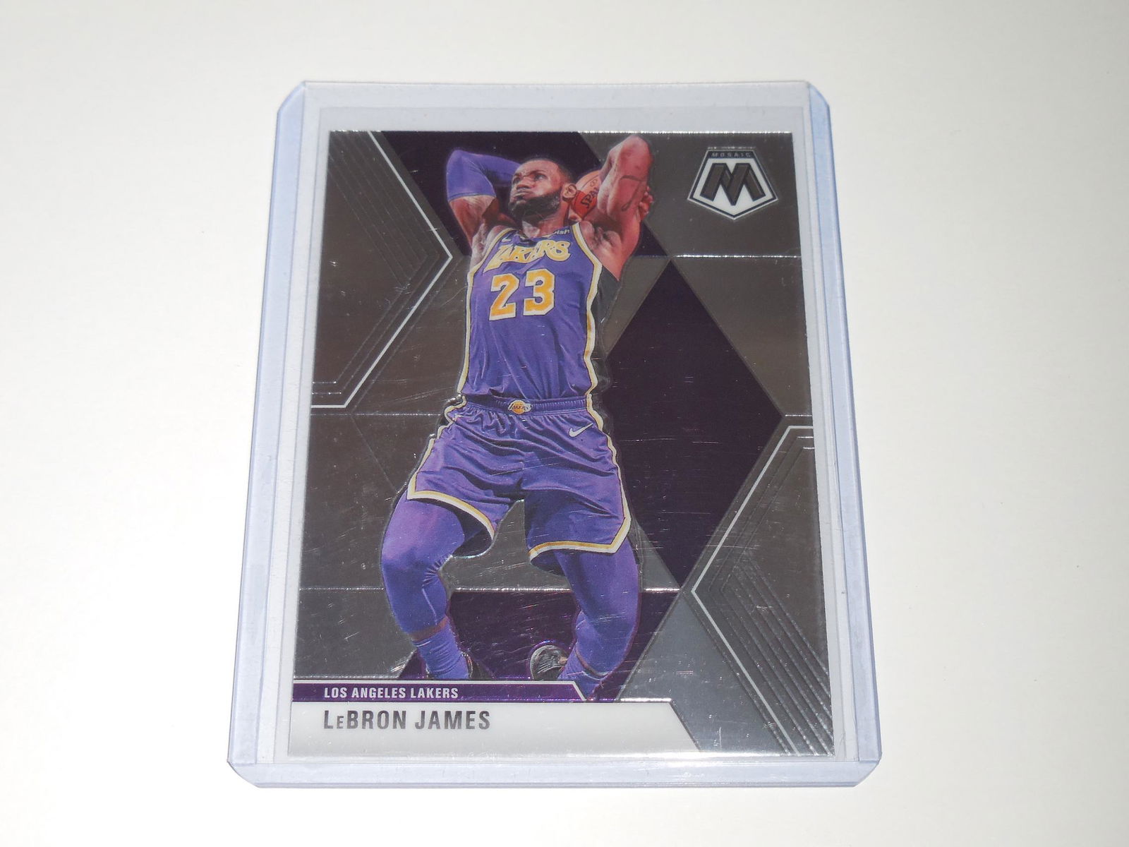 2019-20 PANINI MOSAIC LEBRON JAMES LAKERS (1 of 2)