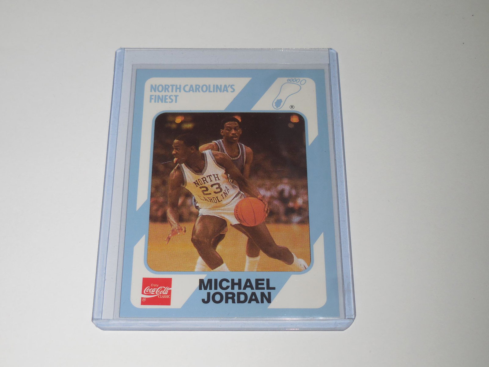 1989 COLLEGIATE COLLECTION MICHAEL JORDAN NORTH: Title: 1989 COLLEGIATE COLLECTION MICHAEL JORDAN NORTH CAROLINA Description: A VERY NICE CARD FOR ANY SPORTS COLLECTOR OR SPORTS FAN! THIS CARD COMES WITH A SLEEVE AND TOP LOADER. THE ACTUAL CARD YOU'