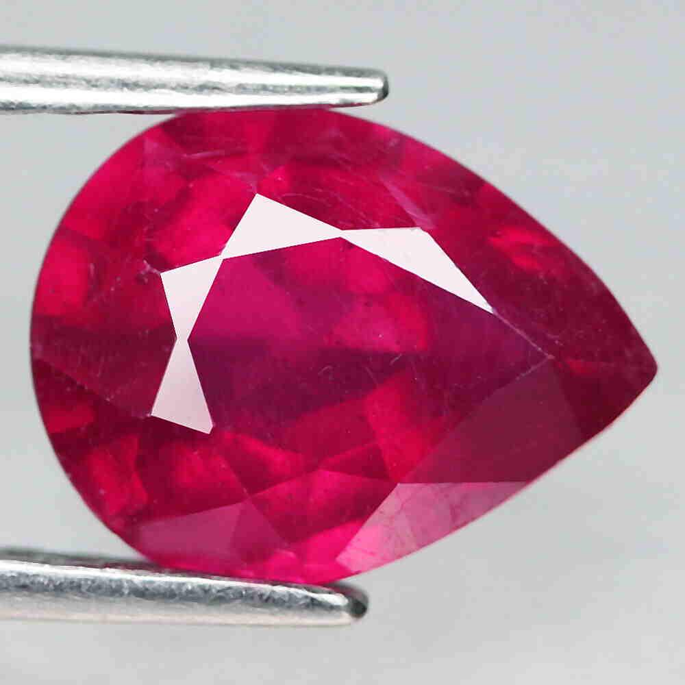 2,78 cts Natural Pear Red Ruby (1 of 3)
