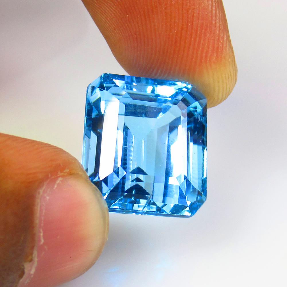 25.00 Ctw Natural Blue Topaz Octagon Cut (1 of 3)