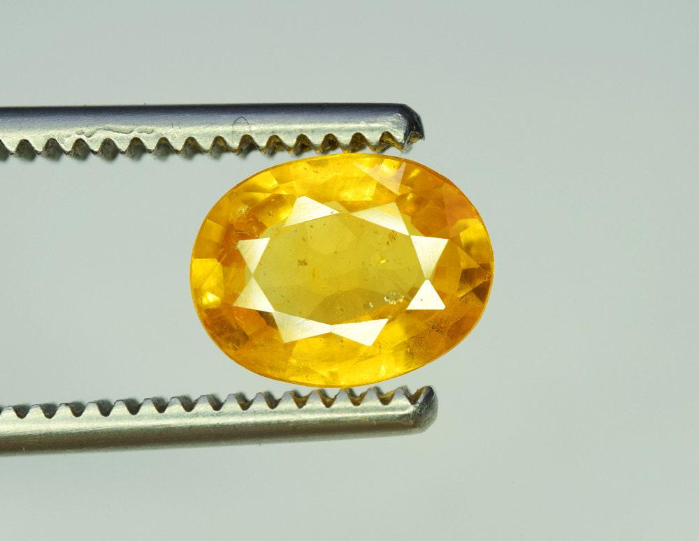 Sapphire, 2.30 Carats Very Amazing Natural Yellow (1 of 4)