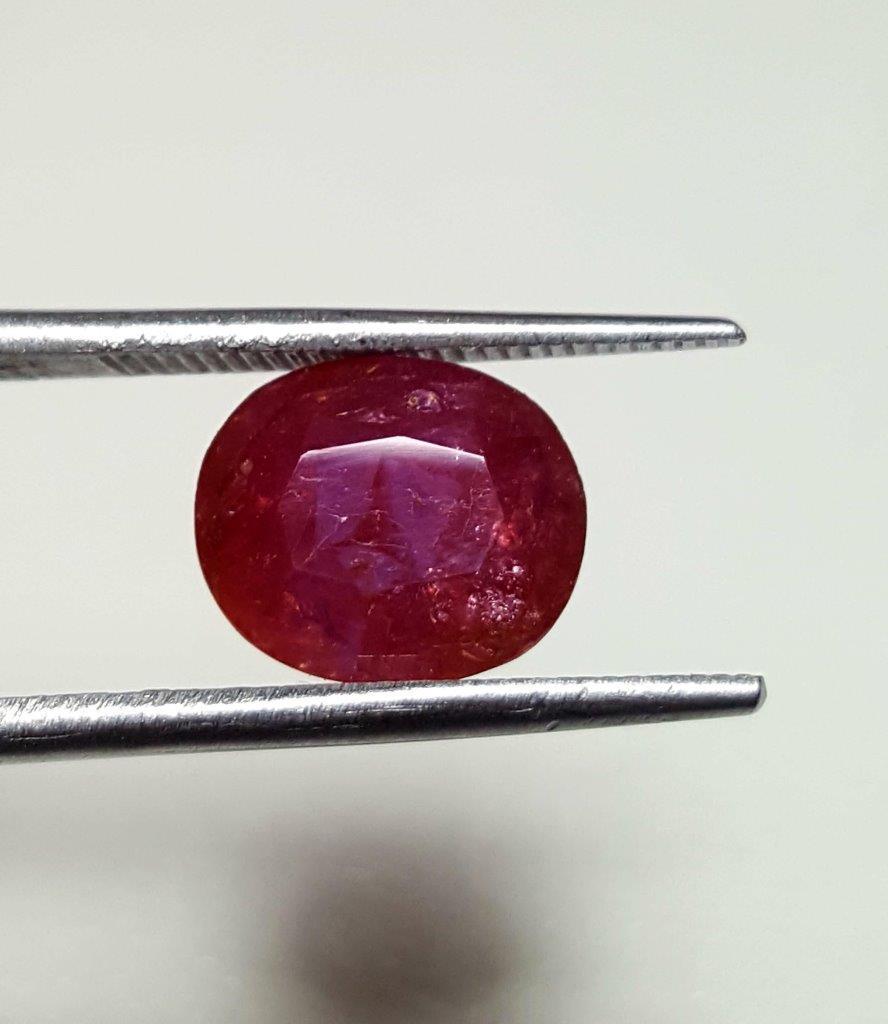 Mozambique Red Ruby - 3.20 Carats - 9X8X5 mm (1 of 5)