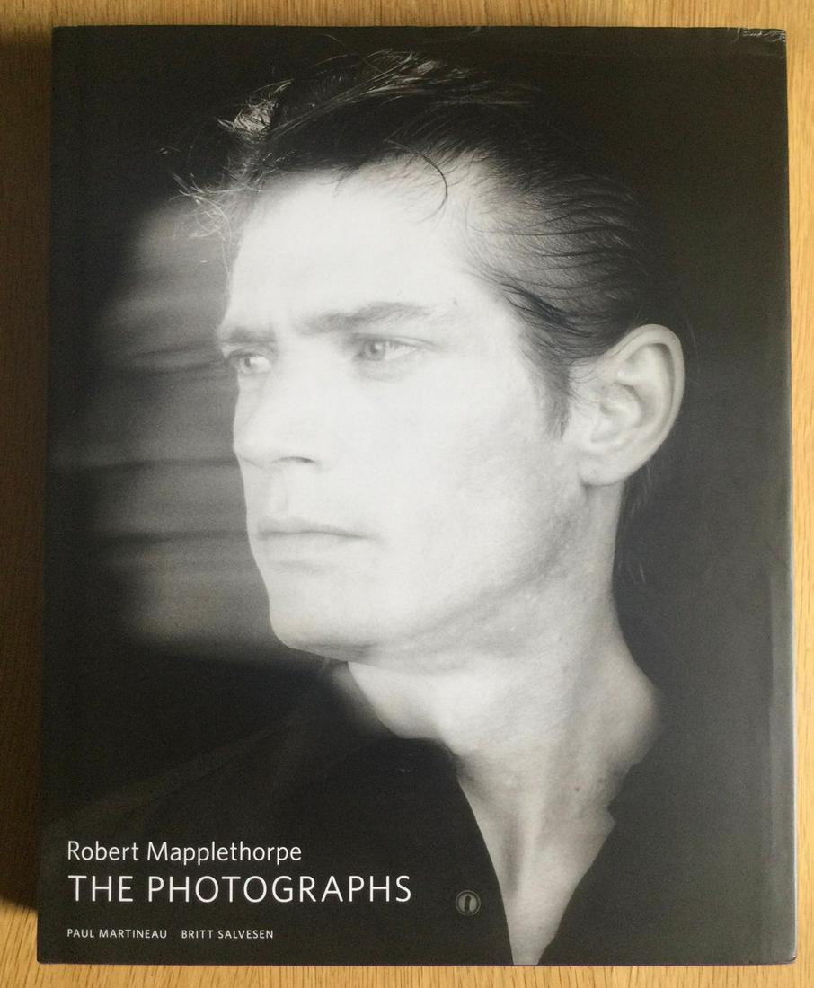 ROBERT MAPPLETHORPE: THE PHOTOGRAPHS: Title: ROBERT MAPPLETHORPE: THE PHOTOGRAPHS Subject: Photography Author: Paul Martineau/Britt Salvesen Description: Cloth hardcover with dust-jacket. Covers the remarkable range of his work. Publisher