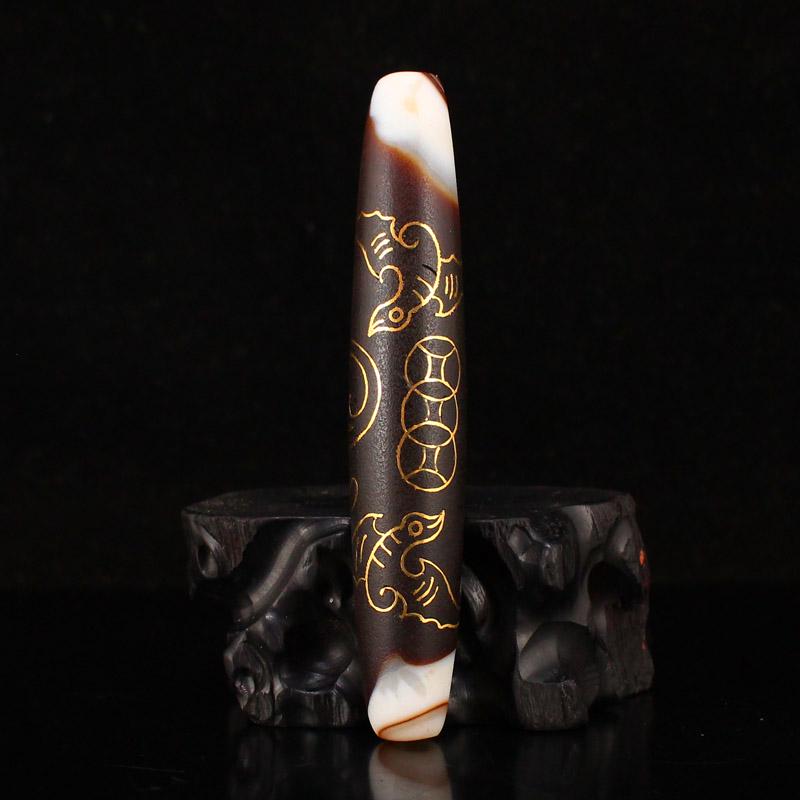 Tibetan DZI Agate Inlay Gold Wire Fortune Bat Pendant: Title: Tibetan DZI Agate Inlay Gold Wire Fortune Bat Pendant Origin: Chinese Date/Period: After 1920 Materials: Agate Dimensions: 93 x 16 x 16(mm) 3.66 x 0.63 x 0.63(inches) Weight : 0.09 lbs/39 g Add