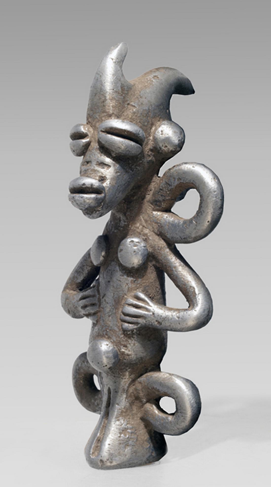 A Lobi Gan pendant (1 of 11)