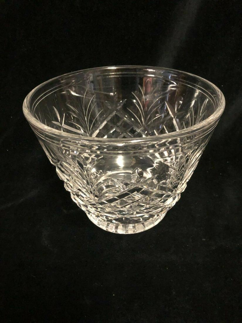 Stuart Crystal Vase 6 3/4 x 5 1/4: Stuart Crystal Vase 6 3/4 x 5 1/4 In good condition no damages. Reserve: $31.60 Shipping: Domestic: Flat-rate of $32.00 to anywhere within the contiguous U.S. International: Foreign shipping rates are