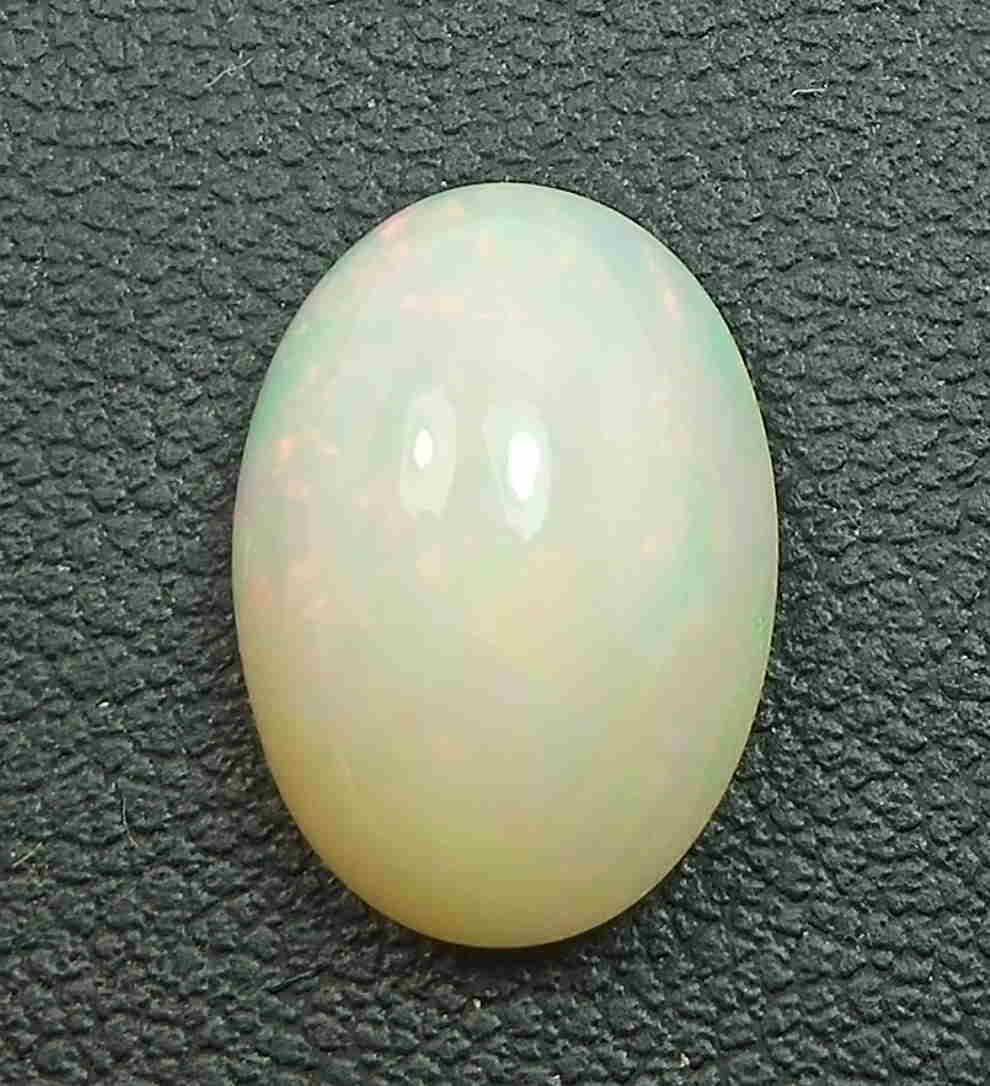 5.00 CTS NATURAL WELO WHITE OPAL OVAL SHAPE MILKY WHITE (1 of 7)