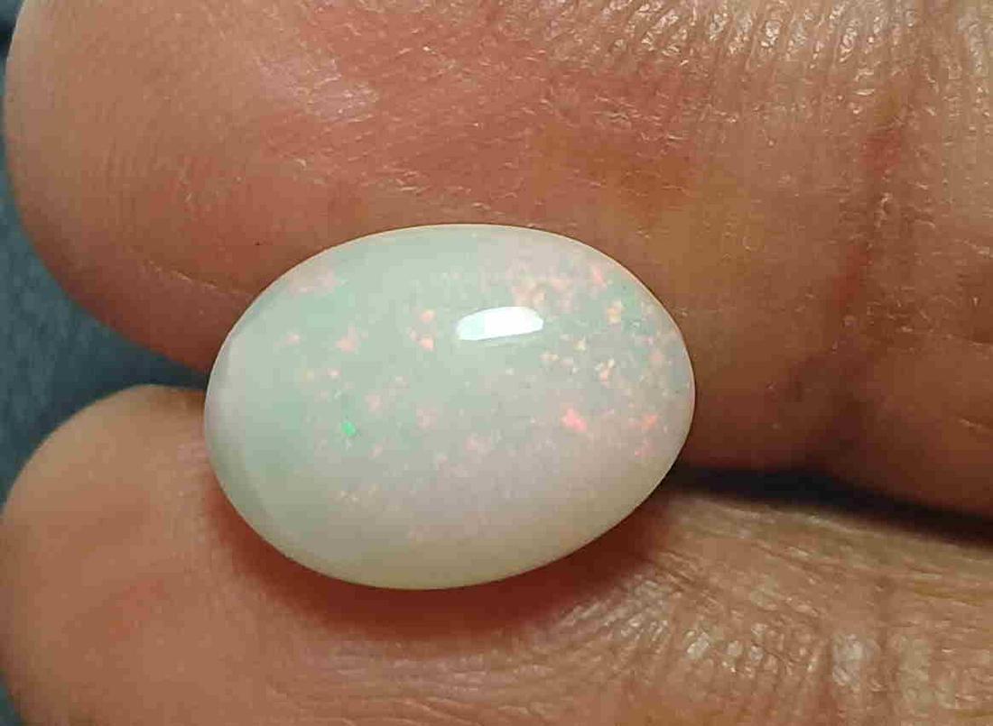 2.55 CTS NATURAL WELO WHITE OPAL OVAL SHAPE MILKY WHITE (1 of 5)