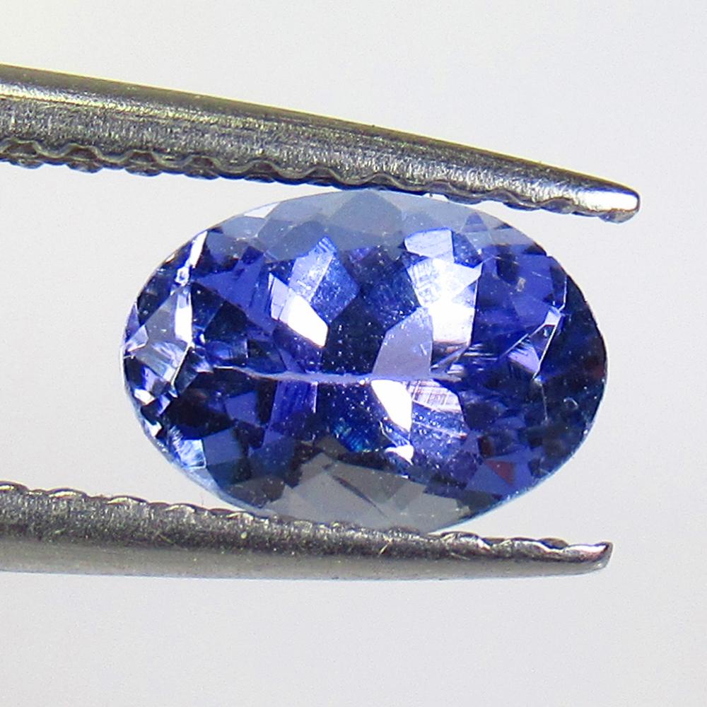 0.90 Ctw Natural Tanzanite Oval Cut: No Reserve! Title: 0.90 Ctw Natural Tanzanite Oval Cut Stone Clarity: VVS Gemstones: Tanzanite Carat Weights: 0.9 Size/Dimensions: 7.00 x 5.00 x 4.10 mm Additional Information: Top Quality Luster / Ex