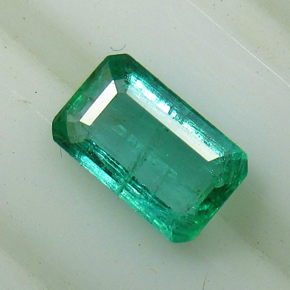 1.10 Ctw Natural Zambian Emerald Octagon Cut: No Reserve! Title: 1.10 Ctw Natural Zambian Emerald Octagon Cut Stone Clarity: VS-2 Gemstones: Emerald Carat Weights: 1.1 Size/Dimensions: 7.90 x 5.00 x 3.20 mm Additional Information: Very Good Luste
