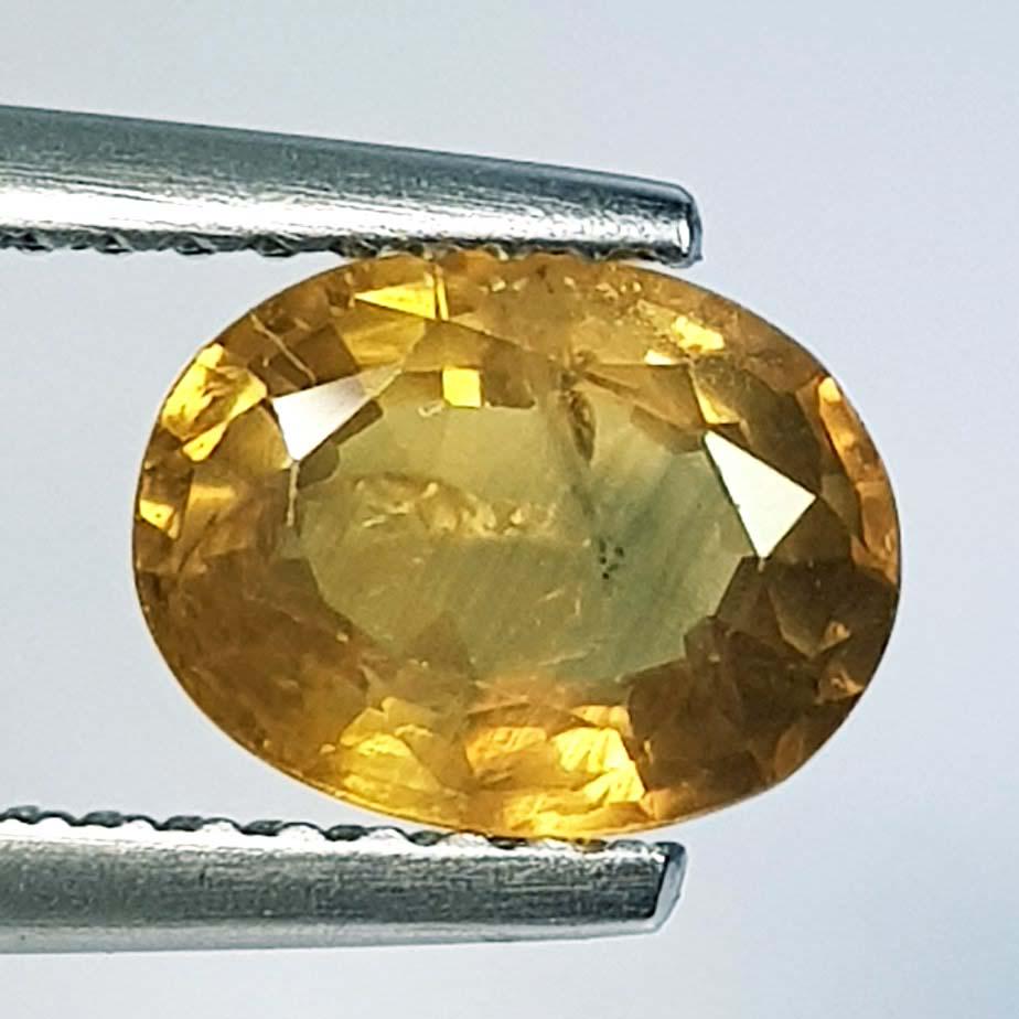 1.62 ct Natural Yellow Sapphire: No Reserve! Title: 1.62 ct Natural Yellow Sapphire Color/Clarity: Loosegemstone Gemstones: VS Carat Weights: 1.62 Size/Dimensions: 8.00 x 6.00 x 3.50 Additional Information: Oval - Burma Shipping: D
