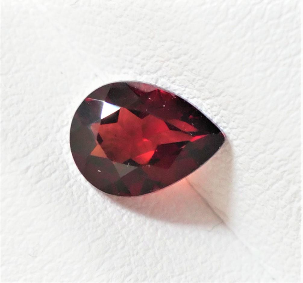 Garnet Almandin 1.30 ct (1 of 1)